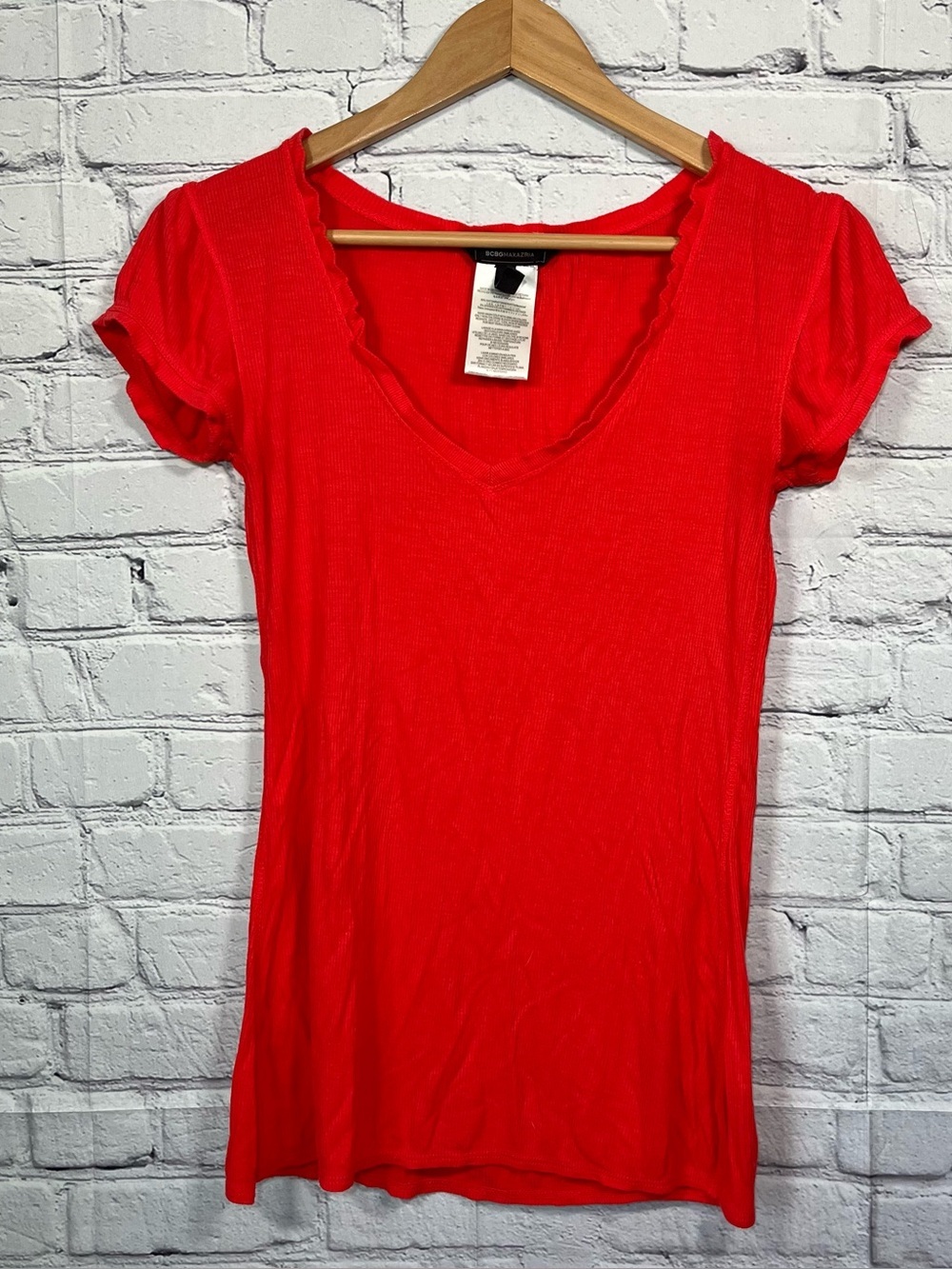 BCBG Maxazri Short Sleeve V Neck Shirt Womens Size XS Orange Top Blouse
